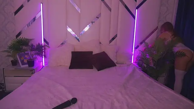 AngyyEyess online show from November 24, 3:30 am