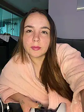 m0ranguinh0s2 online show from July 9, 1:52 am