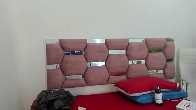 MelannyCollins   online show from January 10, 10:47 pm