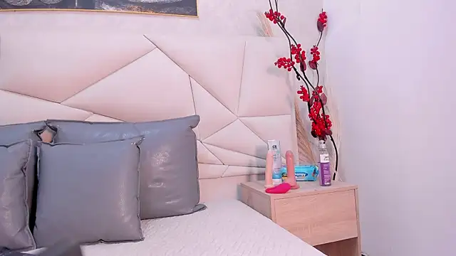 Snapshot of Mistt_Mia chatting on September 24, 9:36 pm Mistt Mia online show from September 24, 9:36 pm