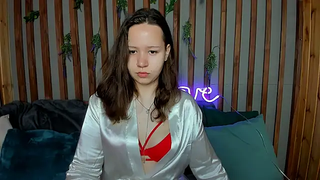 Snapshot of Laura_Ellinss chatting on September 13, 1:46 am Laura Ellinss online show from September 13, 1:46 am