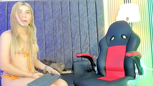 Snapshot of rubby_lux chatting on September 26, 1:53 pm rubby lux online show from September 26, 1:53 pm