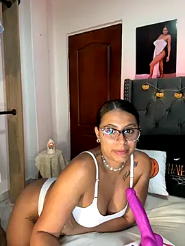 ema zoe online show from October 5, 9:42 pm