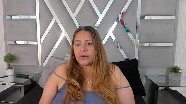 MonzerratBoyer online show from April 16, 8:08 pm