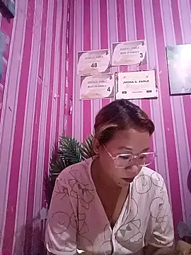 Alluring sassy4u online show from September 13, 3:20 pm