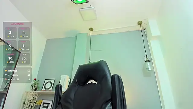 KristallSwan online show from February 9, 2:30 pm