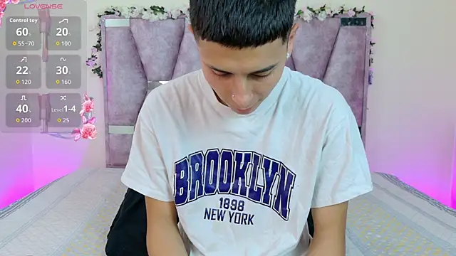 lana and liam  online show from November 16, 10:37 am