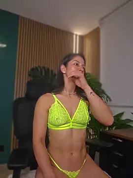 sarah rayy online show from July 24, 1:03 am