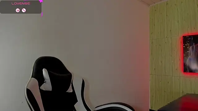 Raven Rouge  online show from February 3, 8:23 pm