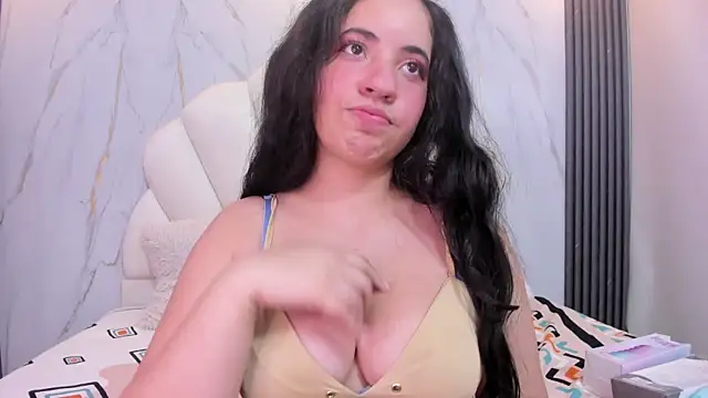 Nicol Chang online show from October 28, 8:14 pm