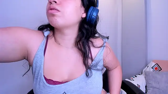 Nicol Chang online show from December 21, 8:57 pm