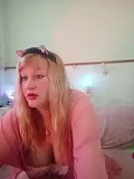 XHelenaX90 online show from March 31, 1:00 pm