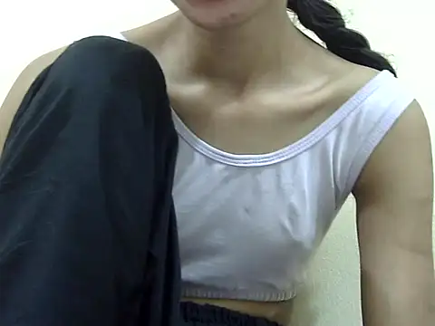 smallcuute online show from January 14, 5:01 am