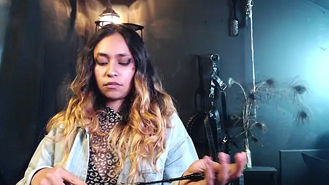 Snapshot of SabaTheCourtesan chatting on October 16, 6:27 am SabaTheCourtesan online show from October 16, 6:27 am