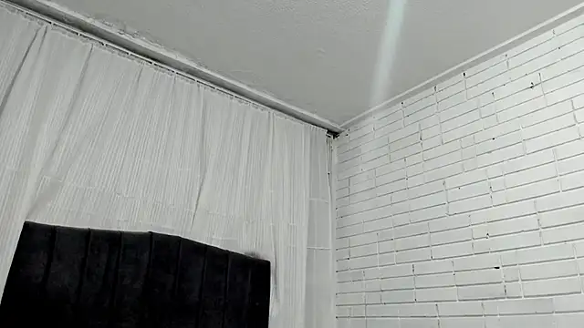 Naia Stant online show from November 8, 12:26 am