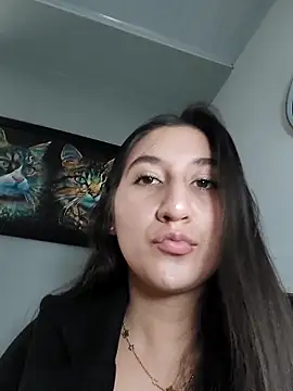 Snapshot of LunaBaby- chatting on October 13, 11:13 am LunaBaby- online show from October 13, 11:13 am