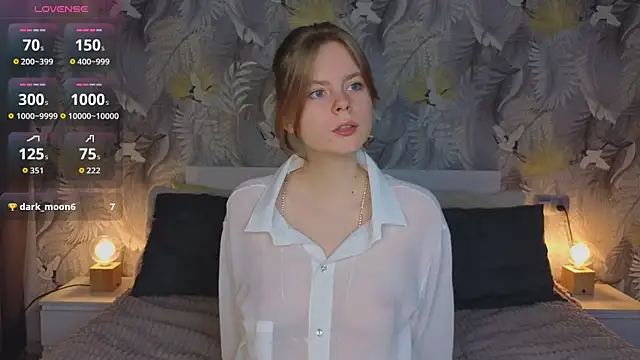 JulietteRain online show from October 29, 5:15 pm