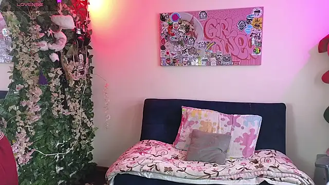 MiaVelvetDoll online show from March 21, 2:55 pm