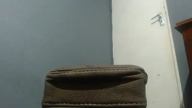 SEXYHUGEASS21 online show from January 8, 7:51 pm