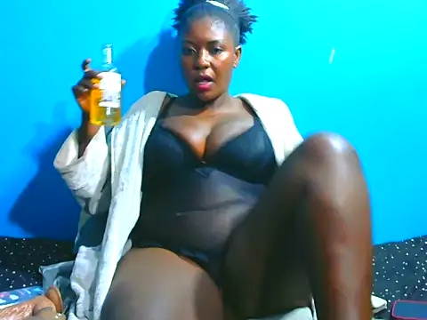 Snapshot of DarkQueen_94 chatting on September 30, 8:13 pm DarkQueen 94 online show from September 30, 8:13 pm