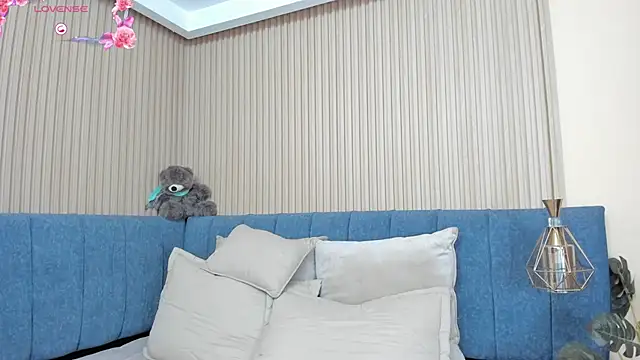 angel ponce online show from March 16, 7:07 pm