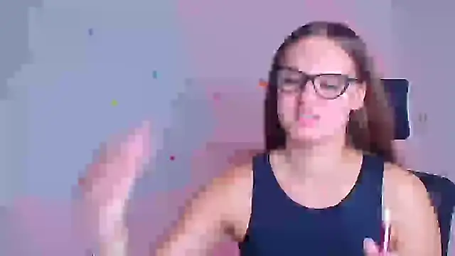 Snapshot of Aurora_White chatting on September 12, 11:28 am Aurora White online show from September 12, 11:28 am