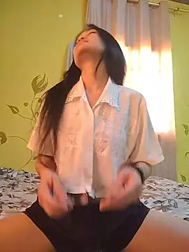 YayeeShow online show from November 5, 9:36 am