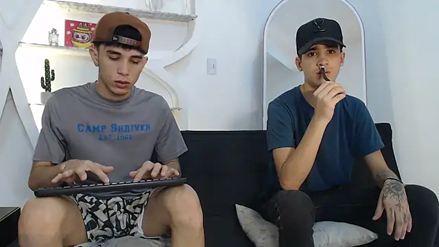 THREE GUYS HOT online show from October 21, 7:51 pm