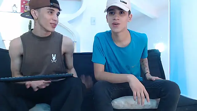 THREE GUYS HOT online show from October 22, 7:52 pm