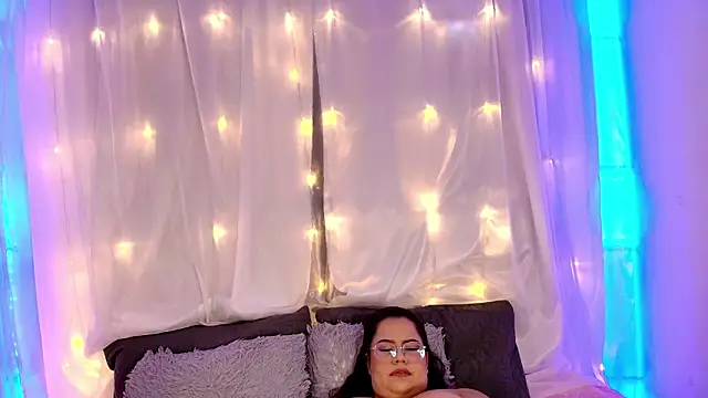 LilyRousee online show from March 20, 4:45 pm