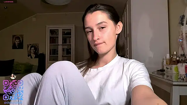 DarlineBrustera online show from April 3, 4:49 pm