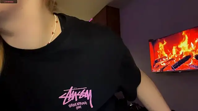 PandaFluff online show from April 11, 5:49 pm