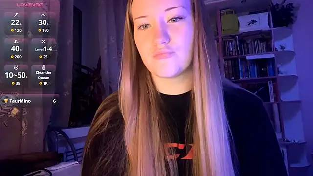 PandaFluff online show from September 10, 5:35 pm