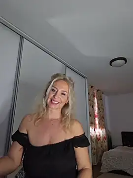 merlyn4 online show from November 13, 8:57 am