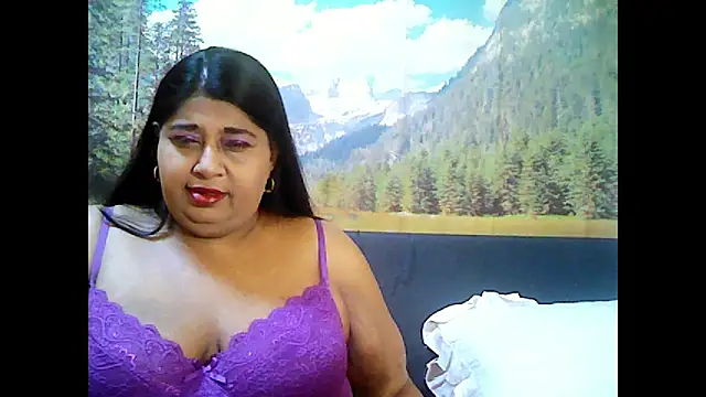 indianhoney694u online show from October 24, 5:47 am