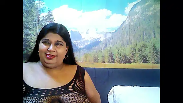 indianhoney694u online show from October 21, 5:11 am