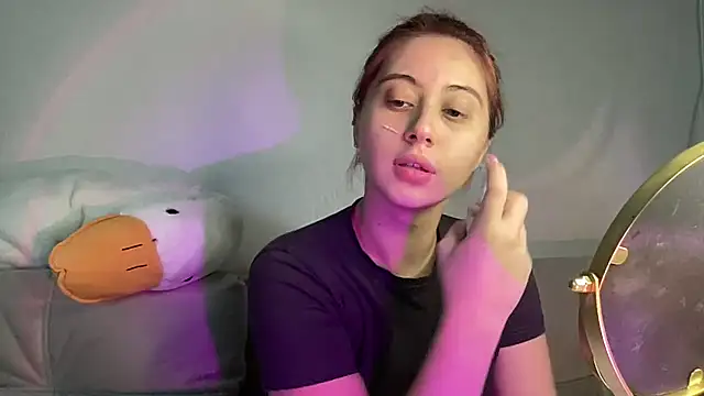 Snapshot of StellarAlice chatting on September 13, 2:03 pm StellarAlice online show from September 13, 2:03 pm