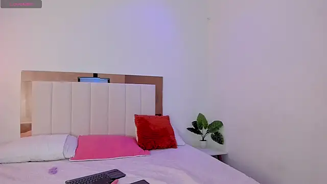 Doll Isa  online show from April 16, 8:08 pm