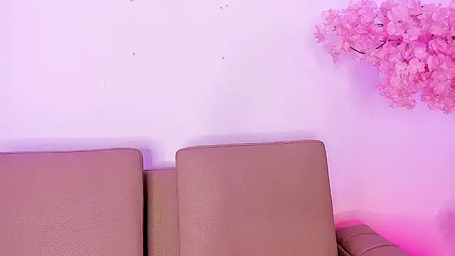 Doll Isa  online show from March 11, 8:33 pm