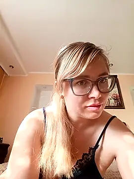 Crystal00Girl online show from October 28, 5:35 am