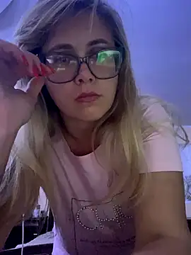 Crystal00Girl online show from October 13, 10:45 pm