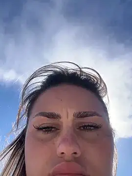 KayaAzur online show from October 2, 9:25 am