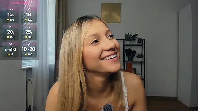 Snapshot of FaaBinaa chatting on October 3, 7:35 am FaaBinaa online show from October 3, 7:35 am
