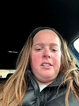 hornykitty1210 online show from October 31, 7:18 pm