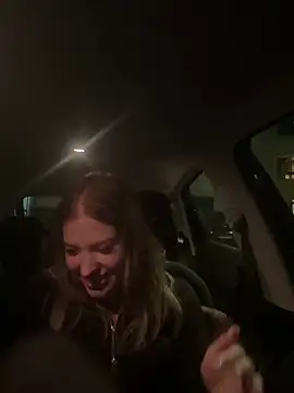 Chloemillerrxx online show from December 3, 4:42 pm