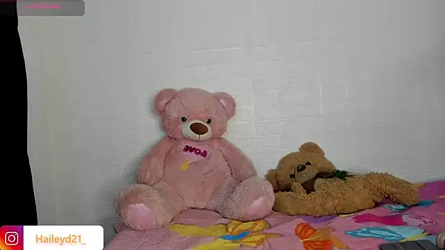 HaileyDuke online show from April 5, 12:31 am