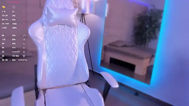 HannahMontgomery online show from March 20, 4:45 pm