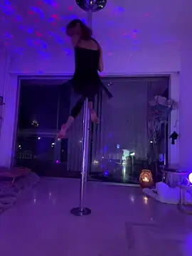 Chris06d22xh online show from April 9, 8:03 pm