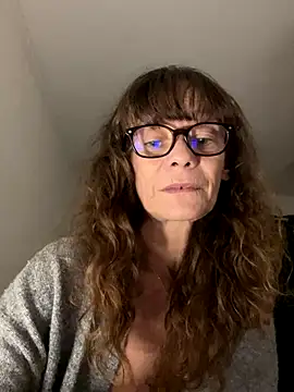 Chris06d22xh online show from September 28, 9:20 pm