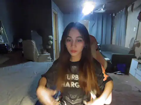 Yummiiieee28 online show from September 24, 7:51 am